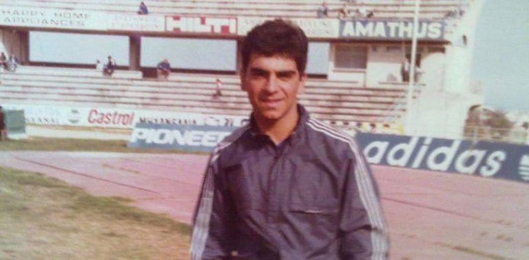 «Για να παίξω μπάλα σε ομάδα, θα έπρεπε να υπογράψει ο πατέρας μου…»