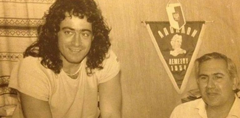 «Και πίνω και καπνίζω και ξενυχτώ όμως από τον έμενα μην περιμένεις προβλήματα…»