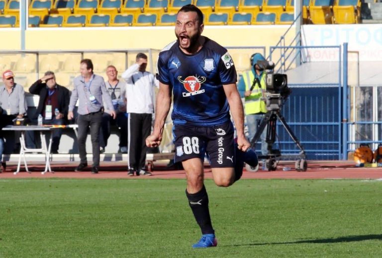 Δίπλα από τη λέξη πάθος στο λεξικό του Μπαμπινιώτη…